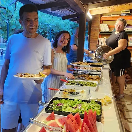 Gasthuis Simurg Evleri Olympos